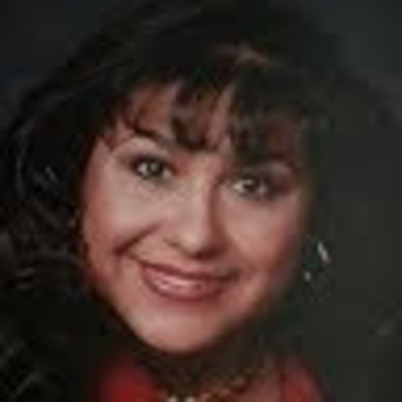 Meet your Posher, Michelle - Picture 1 of 1